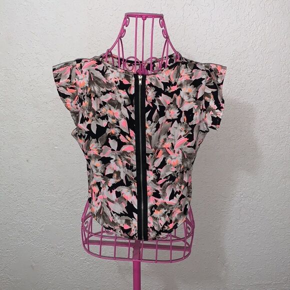 B Jewel crop top size medium - Picture 4 of 16